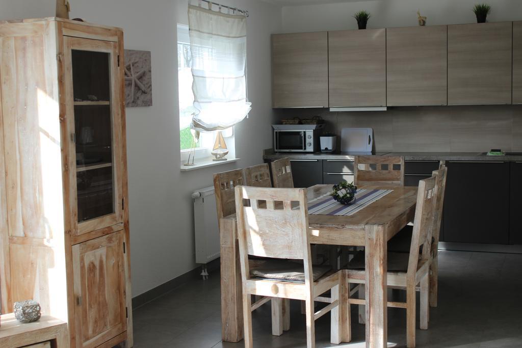 Ferienwohnanlage Schwabe Mit Schwimmbad Apartman Rerik Szoba fotó