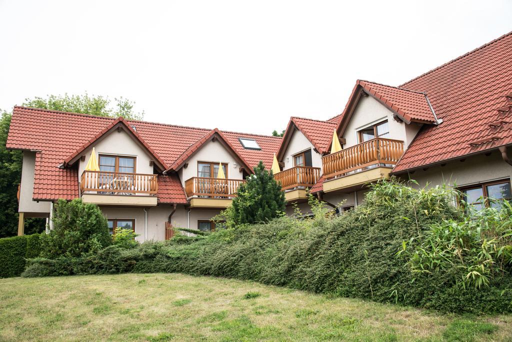 Ferienwohnanlage Schwabe Mit Schwimmbad Apartman Rerik Kültér fotó